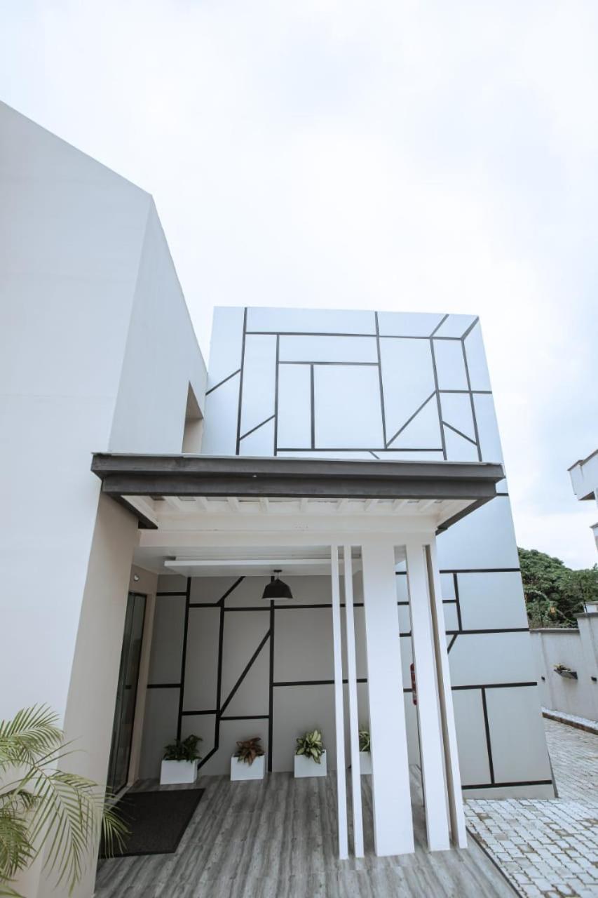Knightsbridge Hotel & Suites Abuja Exterior photo
